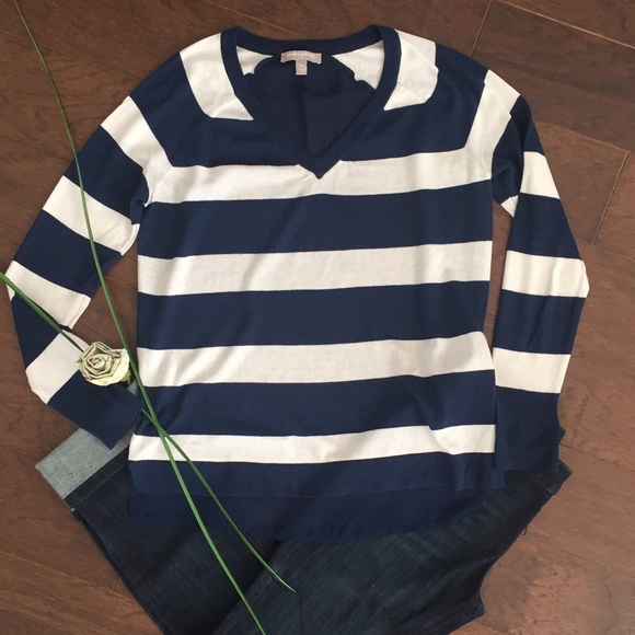 ⭐️4/$30 Banana Republic Navy Stripe Sheer Back Sweater - Picture 3 of 4